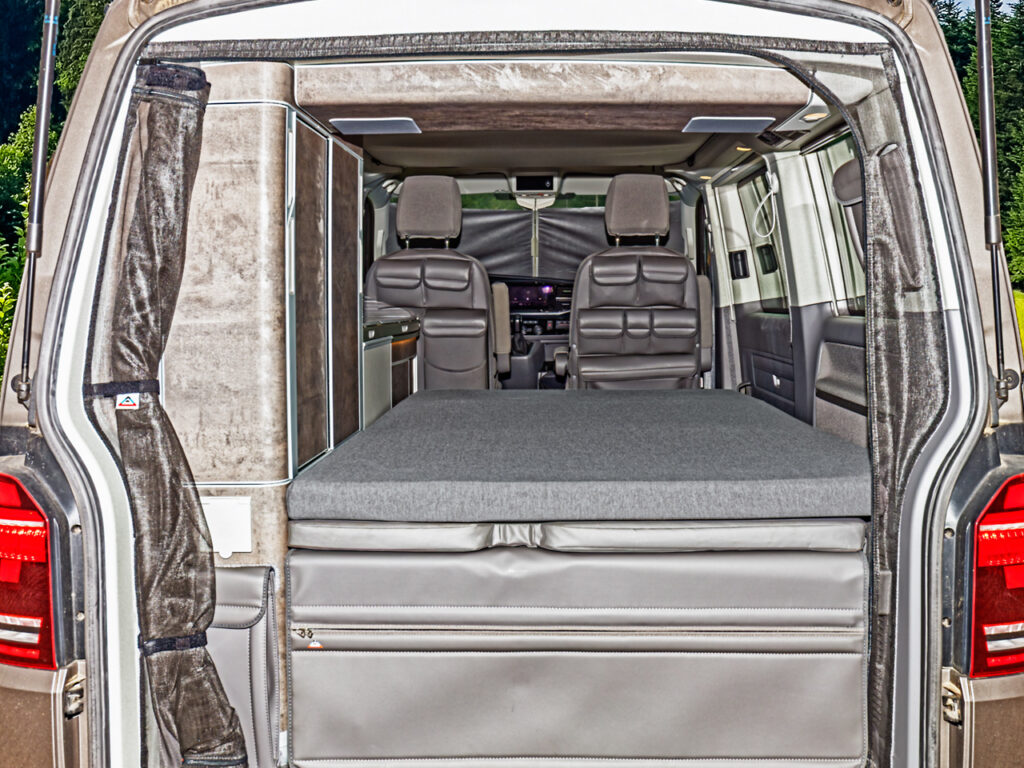 iXTEND Fitted Sheet Raven Fold-Out Bed VW T6.1, T6, T5, California